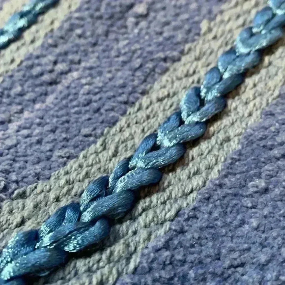 Source unknown thick and durable cotton cushion cover with embellishment - Picture 4 of 4